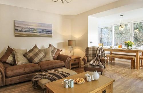 Menai Bridge House | Waterside - Luxury Menai Bridge Holiday Home - 4 Bed 4 Bath