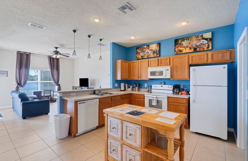 Orlando House | Waterside. Pet friendly. UCF area.