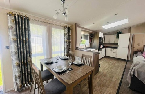 Allerthorpe Cabin | Waterside Retreat With Hot Tub