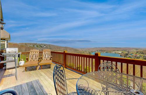 McHenry Apartment | Waterside Wilderness Retreat