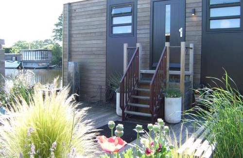 Amsterdam North Bed & Breakfast | watervilla-albertje