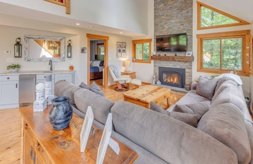 Thornton House | Waterville Wonderland - Entire home in Thornton, New Hampshire