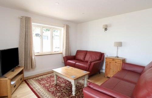 Burgh Castle House | Waveney View Cottage