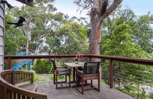 Lorne House | Waverley Retreat - Pet friendly accommodation