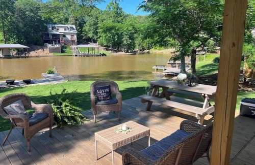 Jacksons' Gap House | Waverly Creek Retreat-kayaks/fire pit/pet friendly