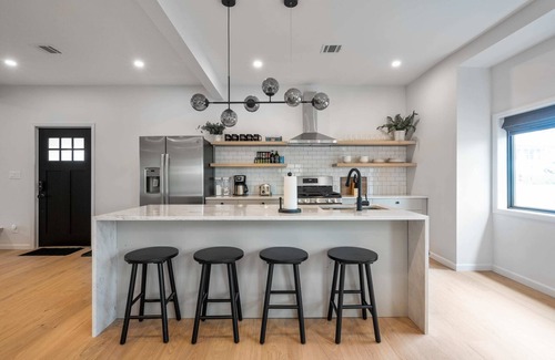 Middletown House | Wawayanda Lodge - Port Jervis, Hudson River