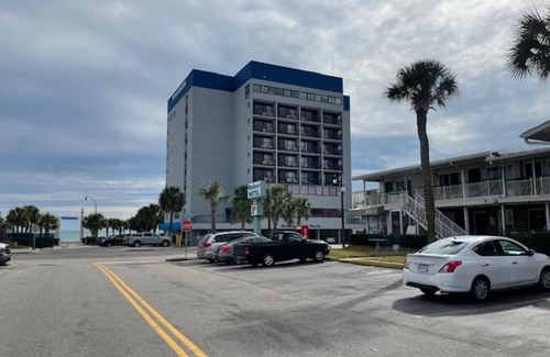 Downtown Myrtle Beach Hotel | Wayfarer Motel