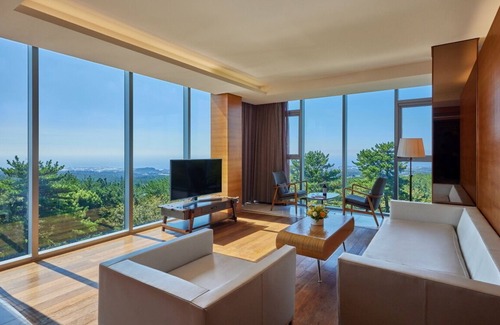 Jungmun Hotel | WE Hotel Jeju