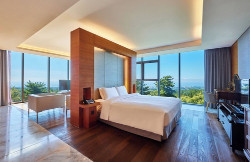 Jungmun Hotel | WE Hotel Jeju