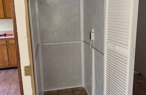 Portland House | Weddle Lodging & Outfitters Pink house