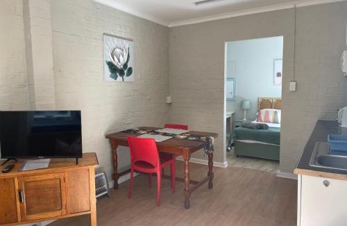 Grahamstown Apartment | Wedmore Place with Solar