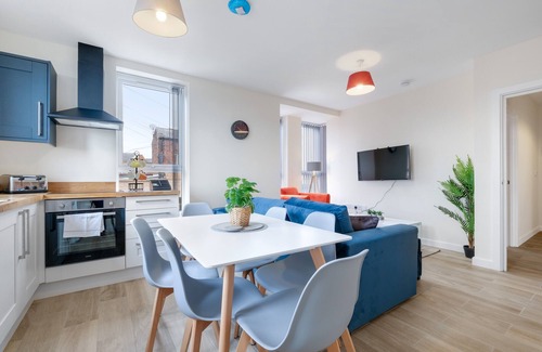Wednesbury Apartment | Wednesbury, 2 Bedroom Apartment 101 with Private Parking
