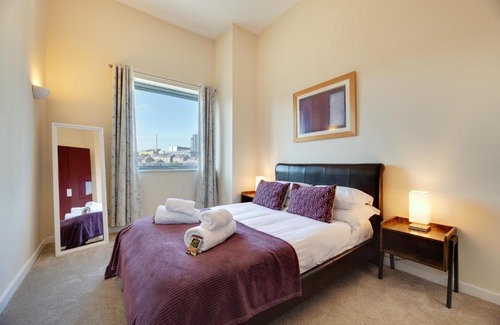 Newcastle-upon-Tyne Apartment | Week2Week Newcastle Fabulous 1BR CIty Centre Flat