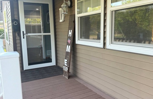 Grafton House | Weekend Escape- Cozy 2BR with Patio