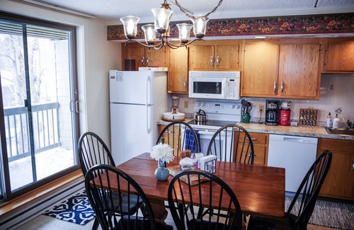 Jeffersonville Condo | Weekend Family Getaway @Smugglers Notch