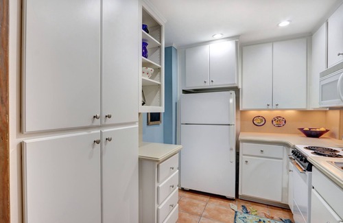 Historic Downtown Savannah Cottage | WEEKNIGHT DISCOUNTS! Charlton Lane Cottage is SO Savannah!