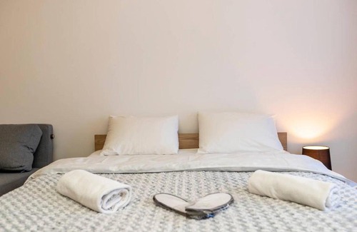 Kazbegi Apartment | Wehost Apartment with Balcony