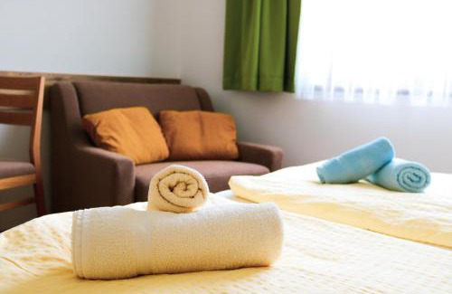 Podersdorf am See House | Weingut & Gästehaus Dombi Weiss