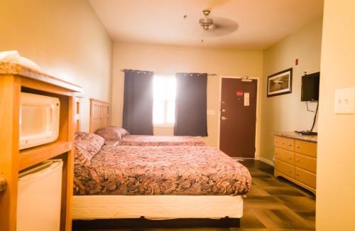 Centre Hotel | Weiss Lake Lodge