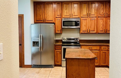 Leakey House | Welcome anytime, 55 yards to the Frio river