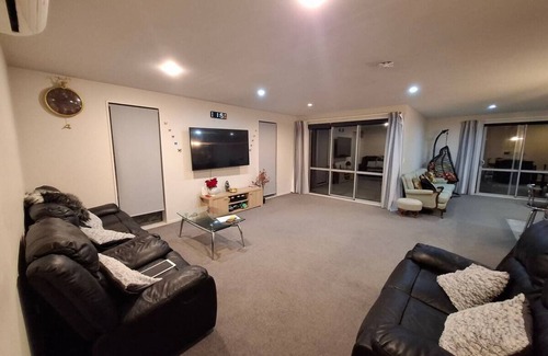 Linwood House | Welcome Entire home in Christchurch