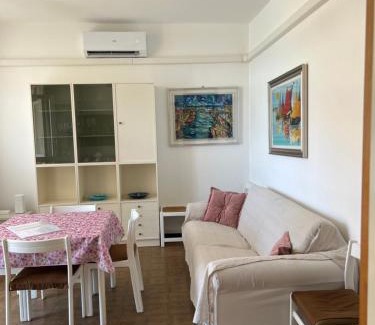 Rapallo Apartment | WELCOME RIVIERA Nautilus 11- vista mare-posto macchina individuale-ONLY ONE CAR-piscina condominiale-attrezzatissimo