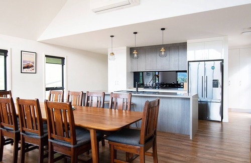 Bright House | Welcome to 24 Mountain Mist a modern property with entertaining and relaxation at its best