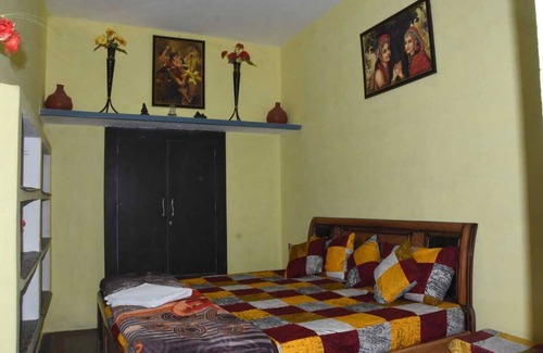 Khajuraho Bed & Breakfast | Welcome to all Travelers Enjoy Leaving With Indian Family and Learn Indian