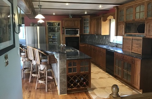 Campbellford House | Welcome to Casa Getaway. Adults only 35+. Secluded country retreat.