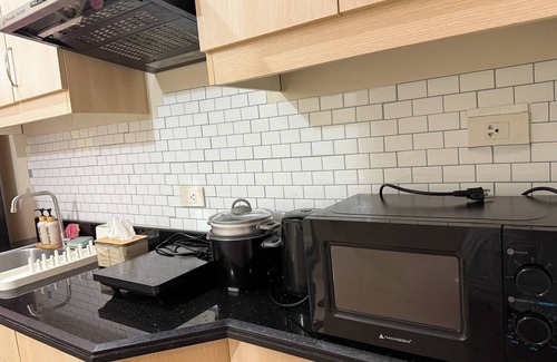 Kapitolyo Condo | ✨ Welcome to Casa Sheridan ✨ Your cozy escape in the heart of the metro 🌿 Whet