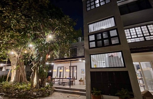 Lian House | Welcome to Coral Suites! A beach house right in the heart of a private cove.