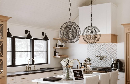 Bala House | Welcome to Falcon’s Nest, your 6 bedroom luxury all-season cottage retreat nestled on Lake Muskoka