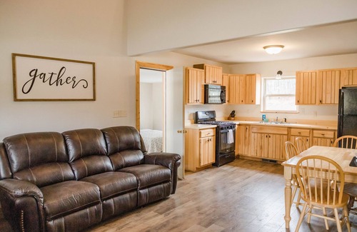 Hill City Cabin | Welcome to Goldfinch!