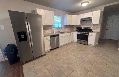 West Arlington Apartment | Welcome to Hackberry Haven, a comfortable retreat in the heart of Arlington, TX! This private master suite is perfect for travelers, students, or medical professionals looking for a quiet, convenient stay.