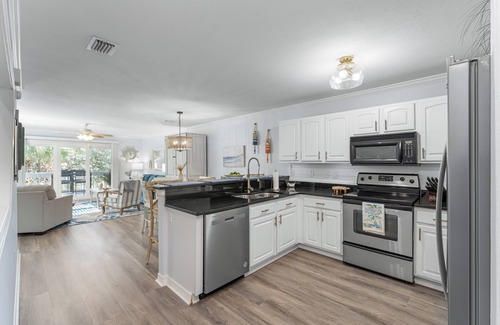 Sugar Beach House | Welcome to Island Breeze Townhome located on beautiful Navarre Beach Florida.