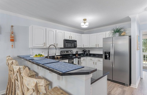 Sugar Beach House | Welcome to Island Breeze Townhome located on beautiful Navarre Beach Florida.