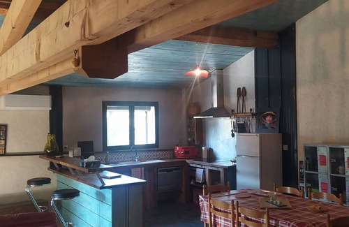 Rouffiac-d'Aude Apartment | Welcome to l'atelier, a comfortable loft equipped for a pleasant stay.