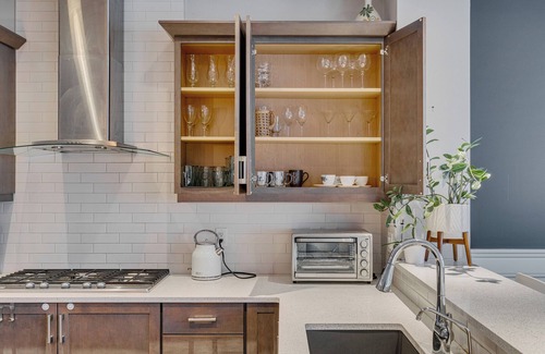 Southeast Calgary House | Welcome to Lamont, a tranquil getaway nestled in a quiet neighborhood.