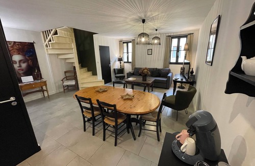 Pezenas Apartment | Welcome to Le Trois Six Very nice air-conditioned duplex