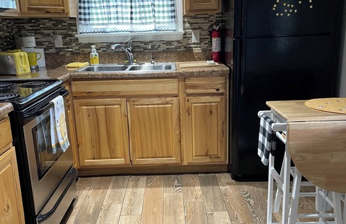 Franklin Cottage | Welcome to Little Creek Ranch - A cozy cottage in charming Franklin