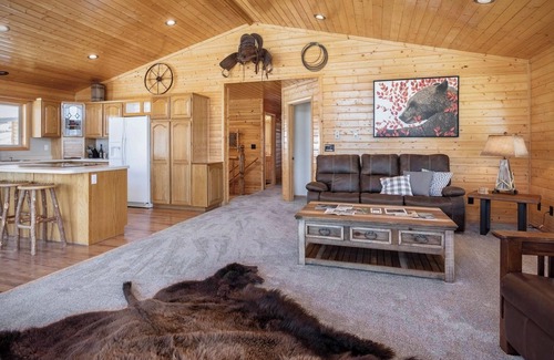 Alpine House | Welcome to Lucky Cub Ranch!