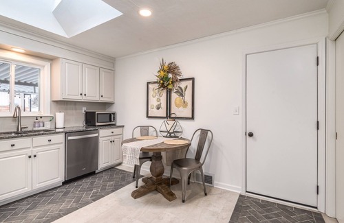 New Albany House | Welcome to Memory Lane!