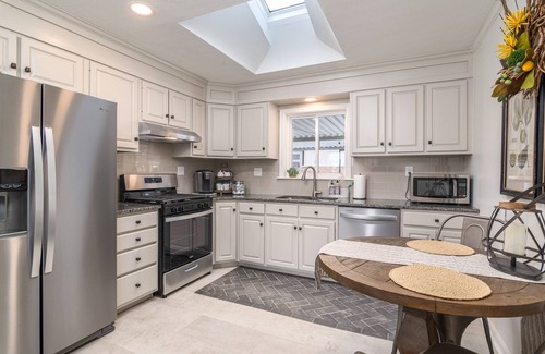 New Albany House | Welcome to Memory Lane!