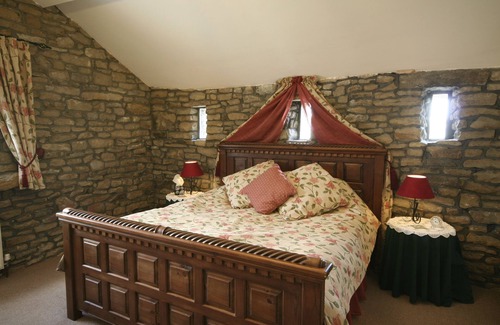 Hope Valley Cottage | Welcome to Milkmaid’s Cottage, where charm meets comfort