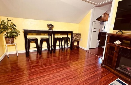 Blossvale House | Welcome to NorthBay Getaway near Sylvan Beach