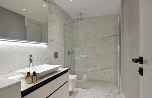 Bomonti Condo | Welcome to our brand new stylish modern condo