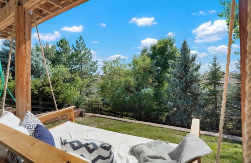 Valley Heirloom House | Welcome to our cozy walk-out basement suite in Ken Caryl Valley.