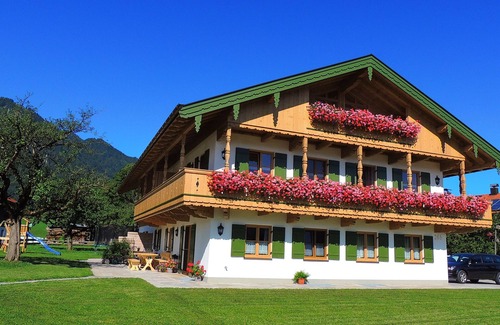Lenggries Ski Chalet | Welcome to our new alpine chalet