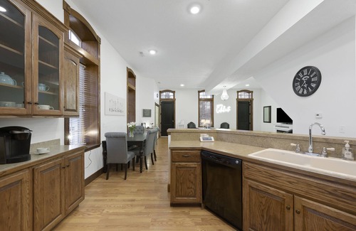 Elyria House | Welcome to our Sweet Little Retreat!