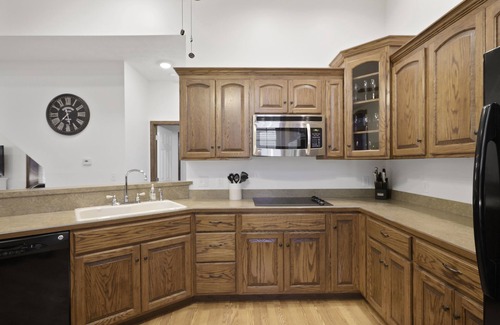 Elyria House | Welcome to our Sweet Little Retreat!